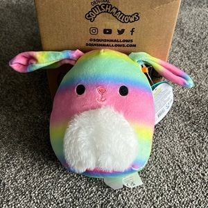Squishmallows Danya the Bunny